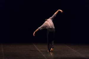 Cette image a un attribut alt vide&nbsp;; le nom du fichier est ammutinamenti_2020_vetrina_lauro_ph_dario_bonazza_28.jpg